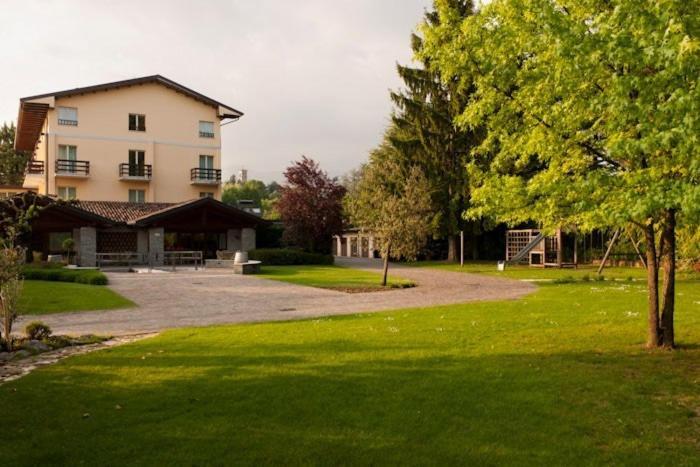Albergo Costantini Tarcento Bagian luar foto