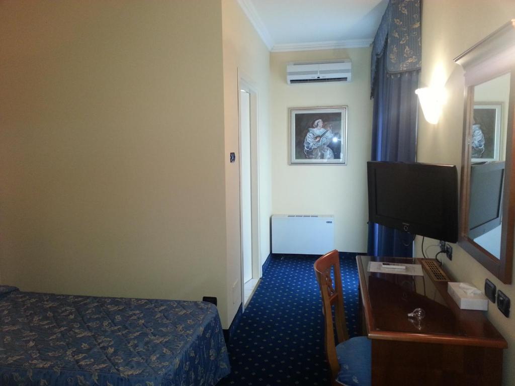 Albergo Costantini Tarcento Ruang foto
